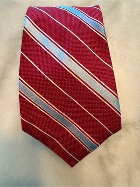 Brooks Brothers Derp  Red Tie with Light Blue and White Stripes